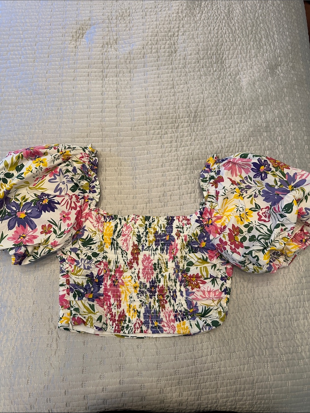 Astr Floral Puff-Sleeve Cropped Top — White, Yellow, Pink, Purple, Green - Picture 3 of 3